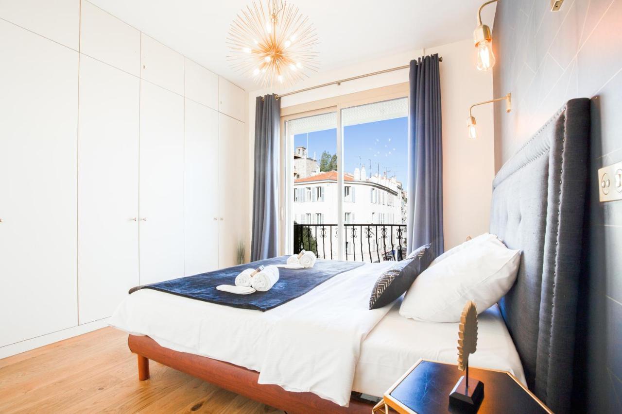 Darxia -Cannes Vieux Port Luaran gambar