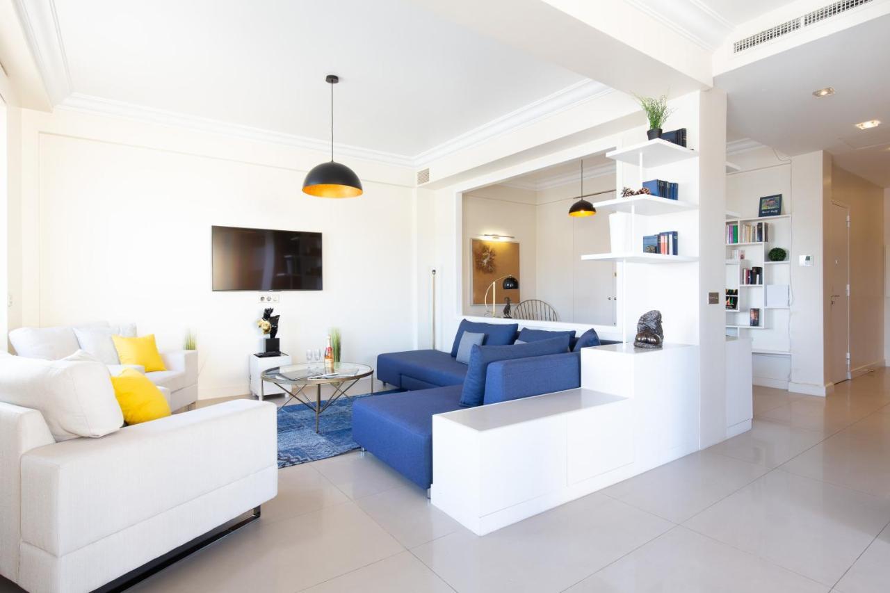 Darxia -Cannes Vieux Port Luaran gambar